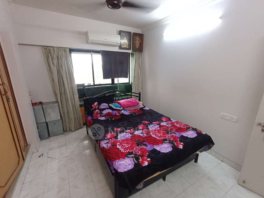 2 BHK Flat In Golden Chariot Chs Ltd For Sale  In Kandivali
