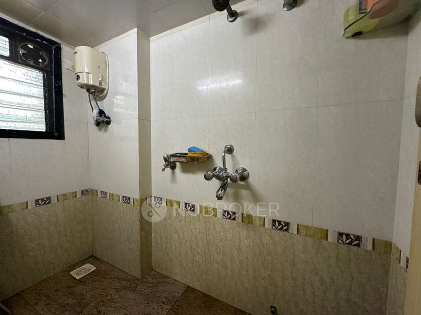 2 BHK Flat In Prabhat Apartment Byculla For Sale  In Byculla