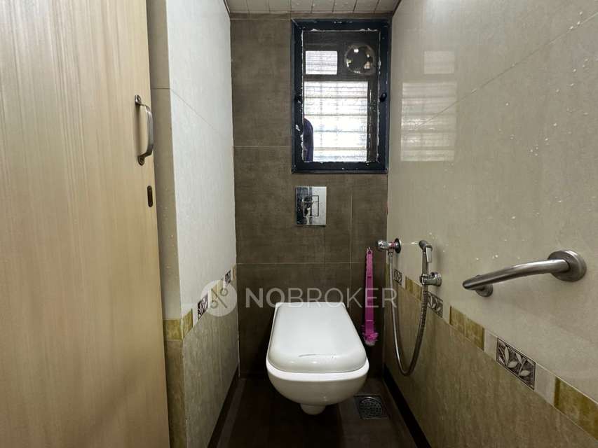 2 BHK Flat In Prabhat Apartment Byculla For Sale  In Byculla