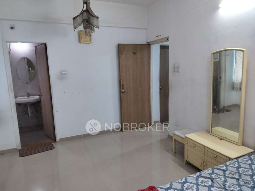 2 BHK Flat In Kumar Palmcrest For Sale  In Pisoli Road