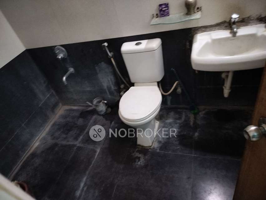 2 BHK Flat In Kumar Palmcrest For Sale  In Pisoli Road