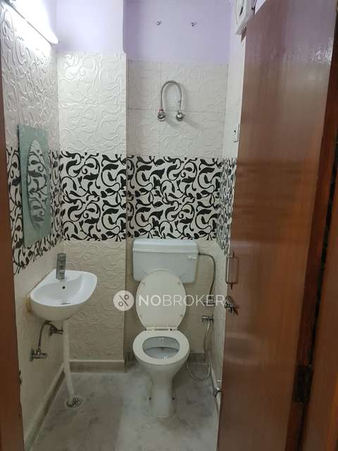 2 BHK Flat For Sale  In Krishna Nagar