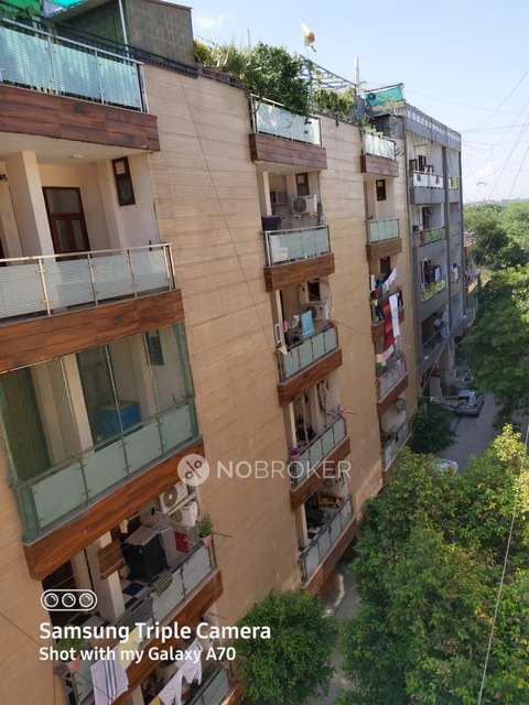 3 BHK Flat In Apartment For Sale  In Sainik Farm