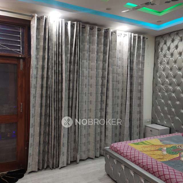3 BHK Flat For Sale  In Laxmi Nagar