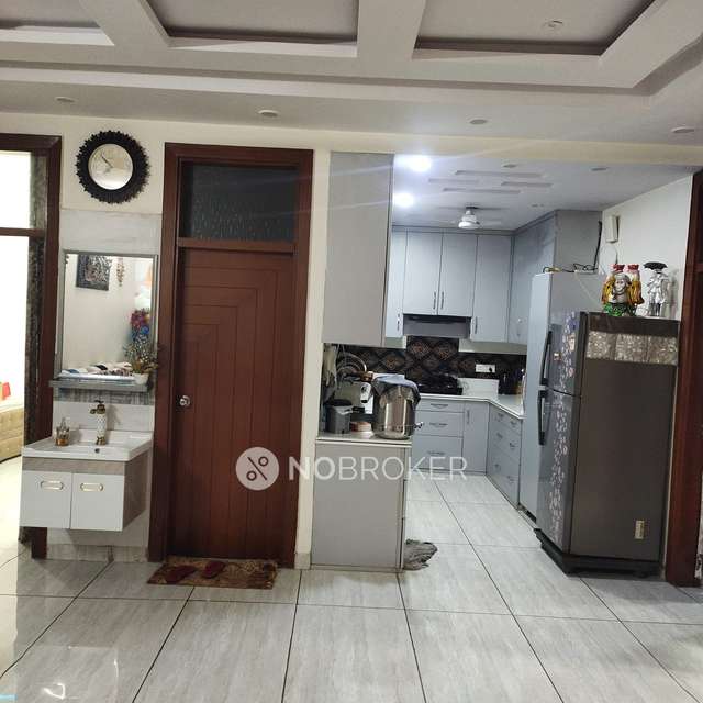 3 BHK Flat For Sale  In Laxmi Nagar