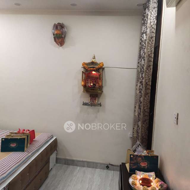 3 BHK Flat For Sale  In Laxmi Nagar