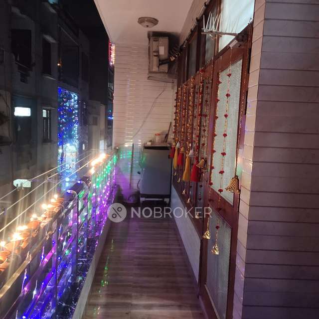 3 BHK Flat For Sale  In Laxmi Nagar