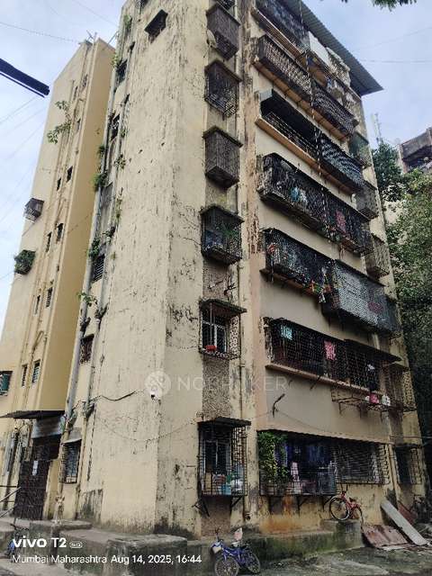 2 BHK Flat In Hira Keshav Chs For Sale  In Ghatkopar West