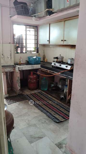 2 BHK Flat In Maheshwari Towers For Sale  In  Banjara Hills