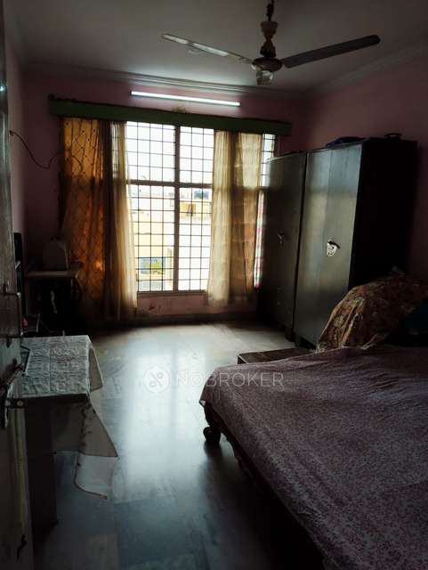 2 BHK Flat In Maheshwari Towers For Sale  In  Banjara Hills