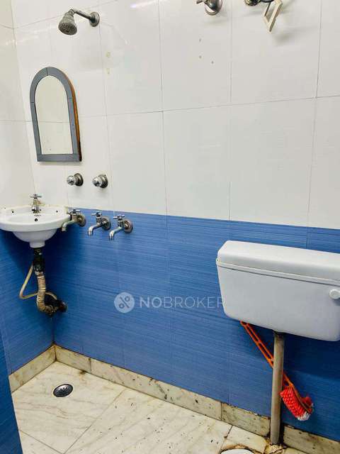 4 BHK Flat In Standalone Building  For Sale  In Patel Nagar