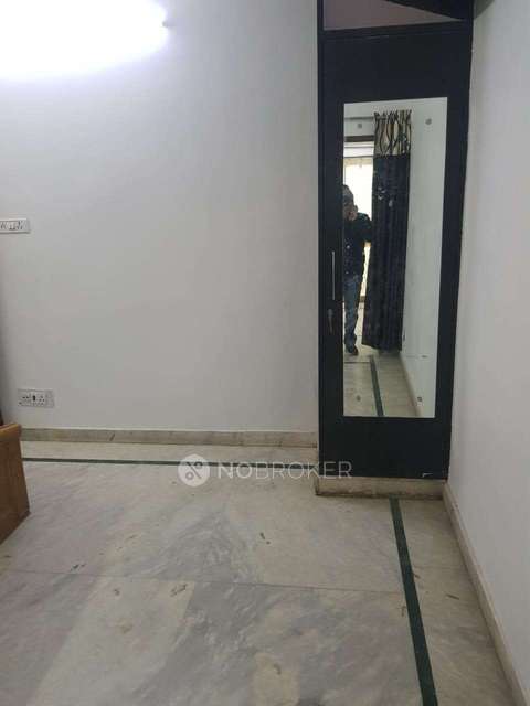 4 BHK Flat In Standalone Building  For Sale  In Patel Nagar