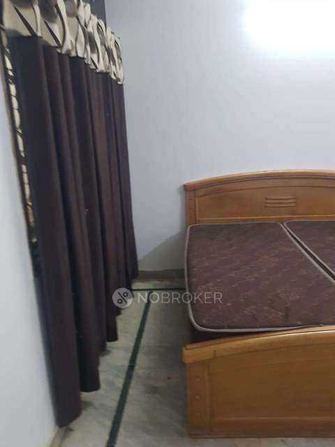 4 BHK Flat In Standalone Building  For Sale  In Patel Nagar