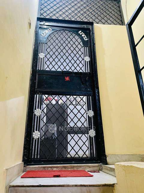 4 BHK Flat In Standalone Building  For Sale  In Patel Nagar