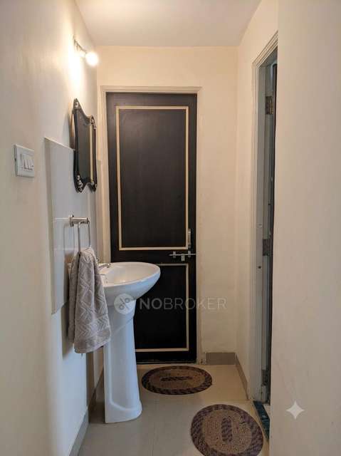1 BHK Flat In Apartment  for Rent  In Pathare - Thube Nagar, Kharadi