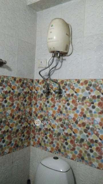 4+ BHK Flat In Standalone Building  For Sale  In Sheikh Sarai