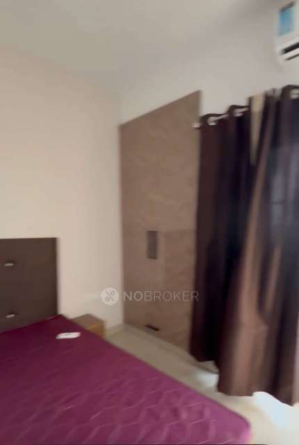 2 BHK Flat In Express Park View 2 for Rent  In Express Park View - Ii