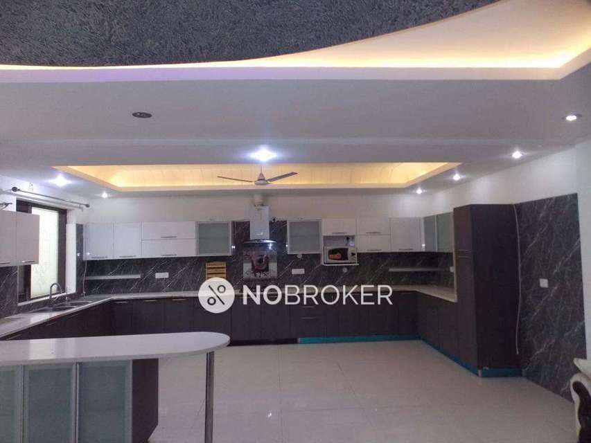 4 BHK Flat In Standalone Building  For Sale  In Sector 4