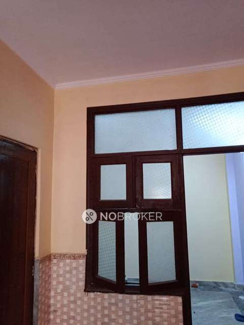 2 BHK Flat In Apartment For Sale  In Wazirabad