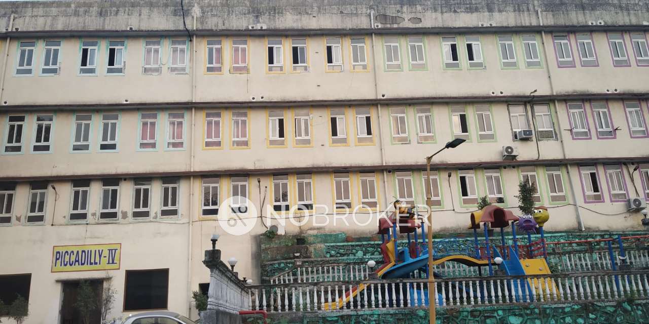 3 BHK Flat In Piccadilly 4 For Sale  In Goregaon East