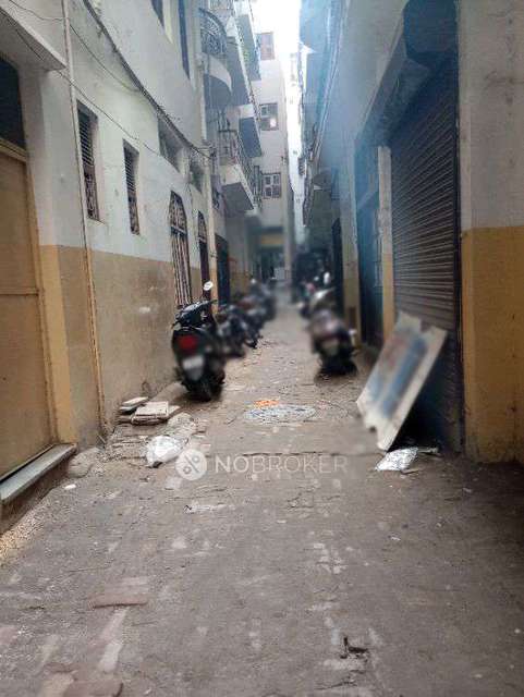 1 BHK Flat In Standalone Building  for Rent  In Munirka