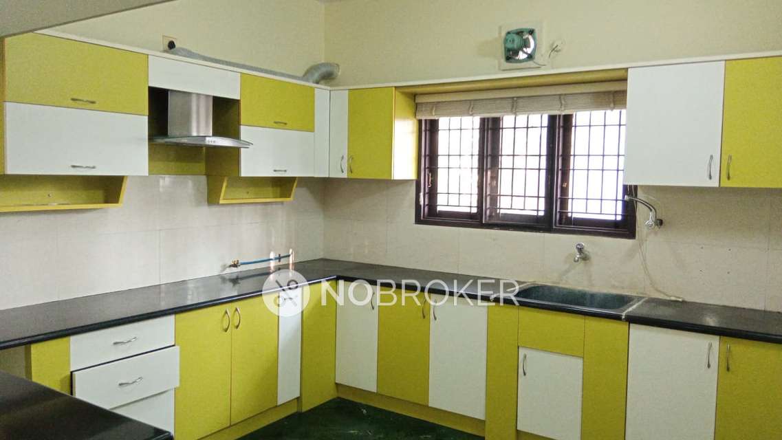 2 BHK Flat In Samhita Square For Sale  In Basavanagara
