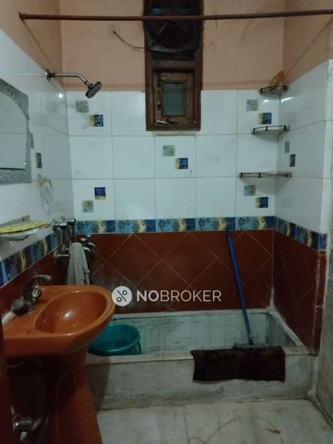 3 BHK Flat In Triupati Niwas For Sale  In Patparganj