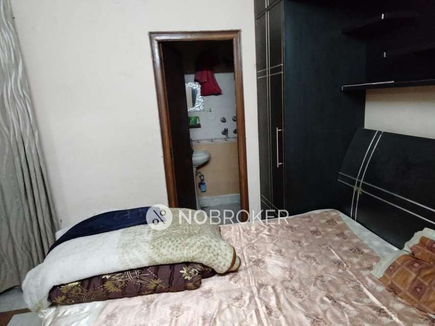 3 BHK Flat In Triupati Niwas For Sale  In Patparganj