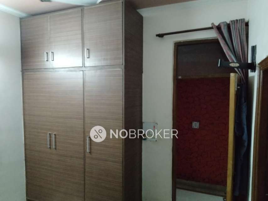 3 BHK Flat In Triupati Niwas For Sale  In Patparganj