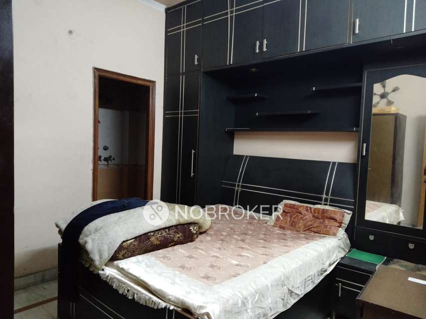 3 BHK Flat In Triupati Niwas For Sale  In Patparganj