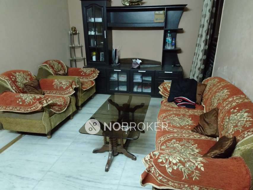 3 BHK Flat In Triupati Niwas For Sale  In Patparganj