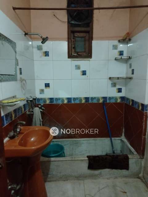 3 BHK Flat In Triupati Niwas For Sale  In Patparganj