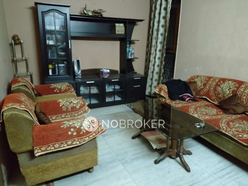 3 BHK Flat In Triupati Niwas For Sale  In Patparganj