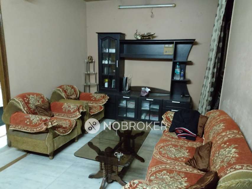 3 BHK Flat In Triupati Niwas For Sale  In Patparganj