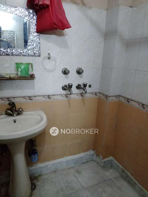 3 BHK Flat In Triupati Niwas For Sale  In Patparganj