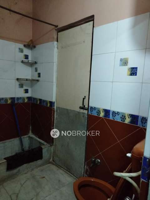 3 BHK Flat In Triupati Niwas For Sale  In Patparganj