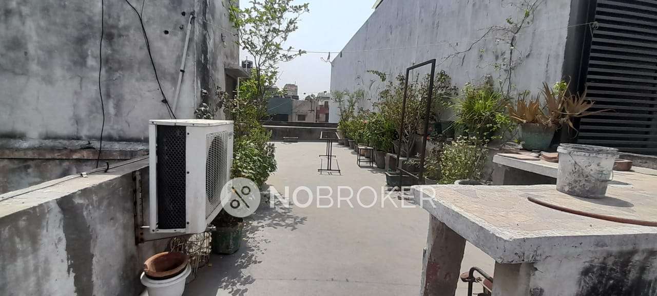2 BHK Flat For Sale  In Patel Nagar