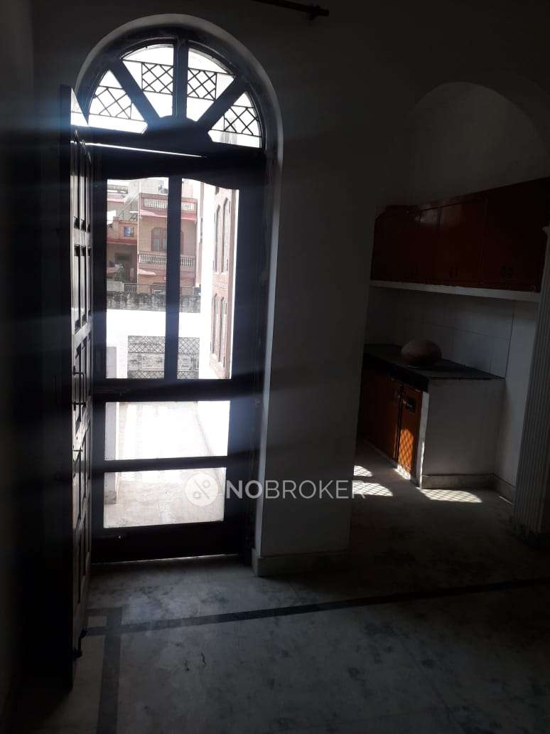 Independent House Ashok Vihar Rent WITHOUT BROKERAGE Unfurnished 1