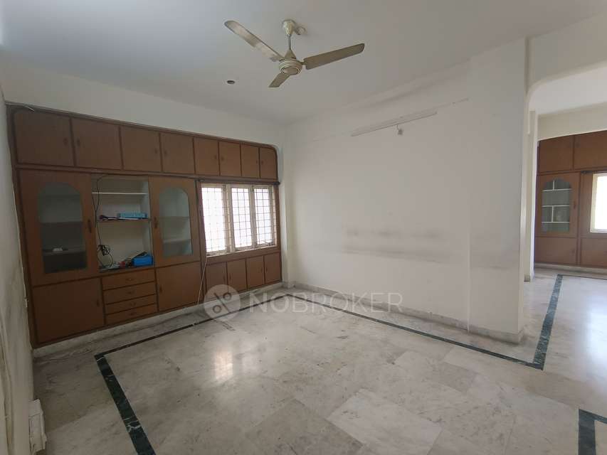 2 BHK Flat In Harsha Apartments, Kalyan Nagar Phase 1  For Sale  In Kalyan Nagar