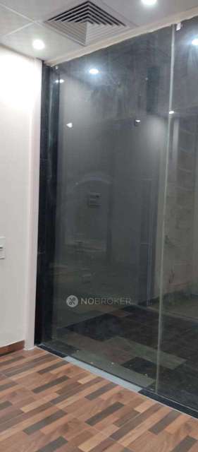 Shop in Sector 4, Greater Noida for Rent 