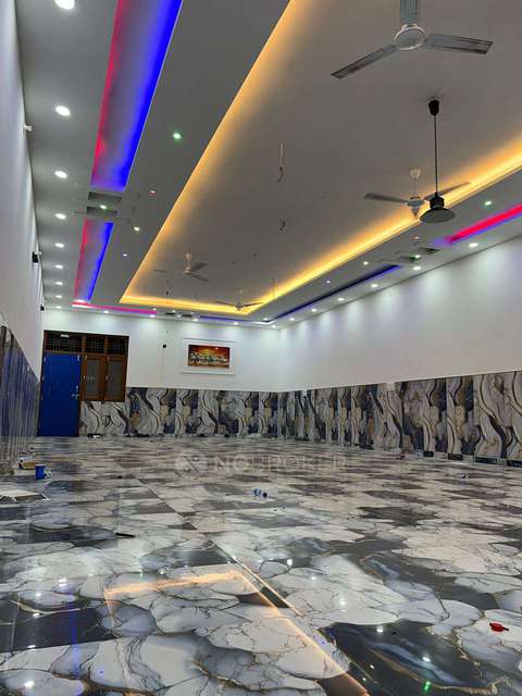 Showroom in Sector Mu 1, Greater Noida for Rent 