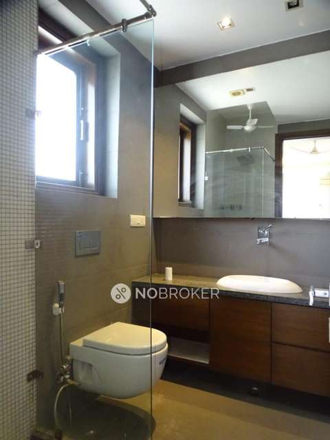 4 BHK Flat For Sale  In Okhla