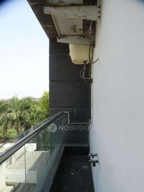 4 BHK Flat For Sale  In Okhla