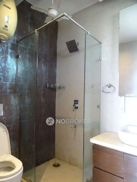 4 BHK Flat For Sale  In Okhla