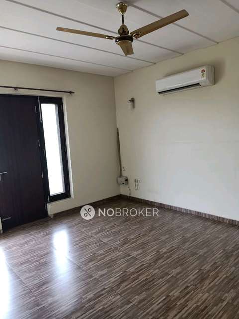 3 BHK Flat In Sb for Rent  In Sector 49