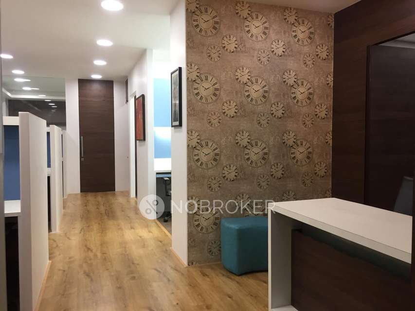 Commercial Property in Khar West, Mumbai for Rent 