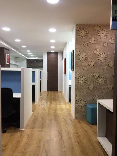 Commercial Property in Khar West, Mumbai for Rent 