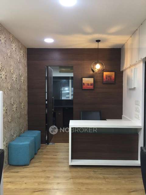 Commercial Property in Khar West, Mumbai for Rent 