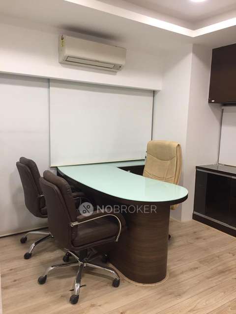 Commercial Property in Khar West, Mumbai for Rent 