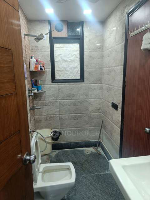 2 BHK Flat For Sale  In Paharganj